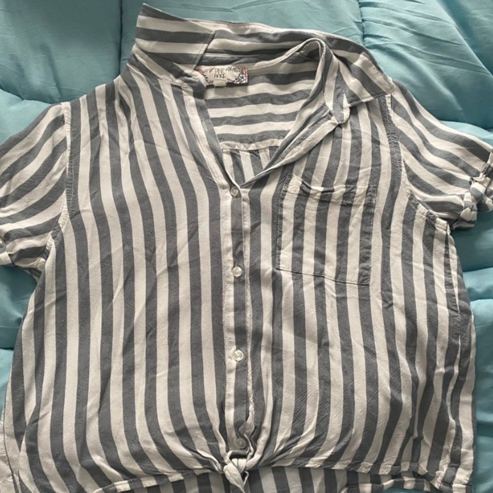 blue and white stripe collard shirt